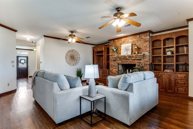 4402 Running Brook Drive, Rowlett, TX 75088