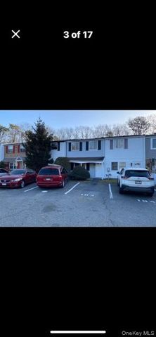 183 Hill Circle, Calverton, NY 11933