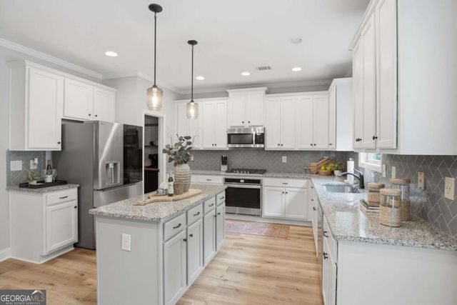 6175 Providence Drive, Gainesville, GA 30506