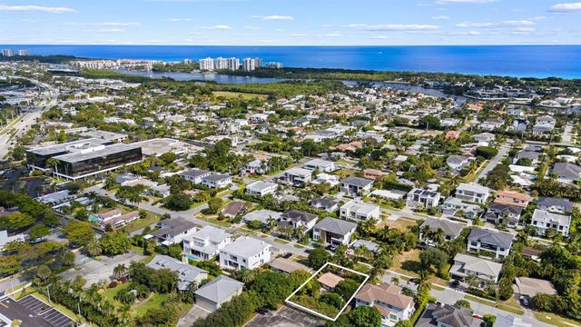 1001 NE 2nd Terrace, Boca Raton, FL 33432