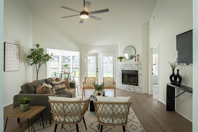 106 N Mockingbird CIR, Cedar Creek, TX 78612