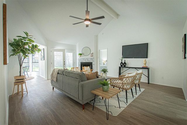 106 N Mockingbird CIR, Cedar Creek, TX 78612