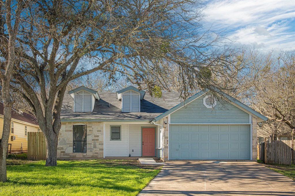 106 N Mockingbird CIR, Cedar Creek, TX 78612