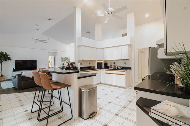 240 N Country Club Drive, Crystal River, FL 34429