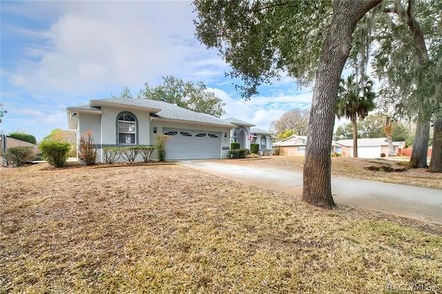 240 N Country Club Drive, Crystal River, FL 34429