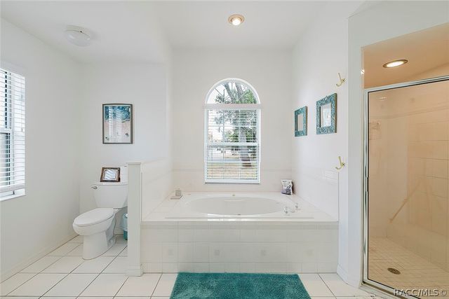 240 N Country Club Drive, Crystal River, FL 34429