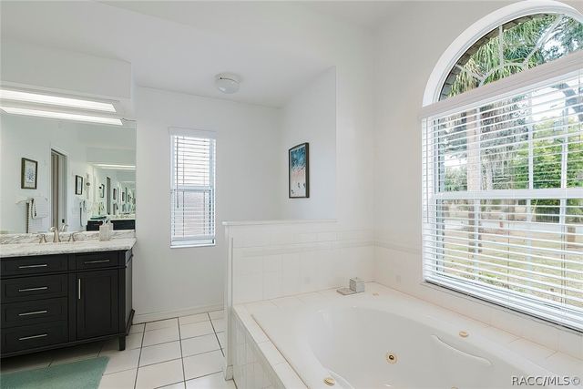 240 N Country Club Drive, Crystal River, FL 34429