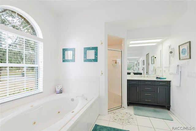 240 N Country Club Drive, Crystal River, FL 34429