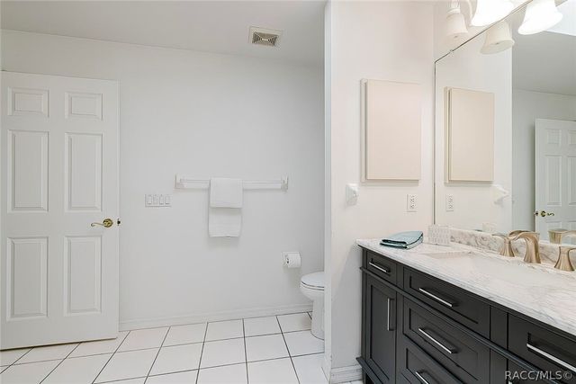 240 N Country Club Drive, Crystal River, FL 34429