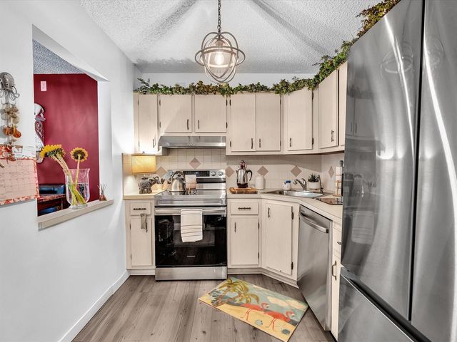 342 Pine Ridge Circle D-2, Greenacres, FL 33463