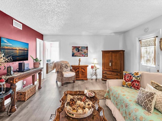 342 Pine Ridge Circle D-2, Greenacres, FL 33463