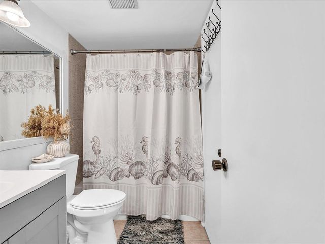 342 Pine Ridge Circle D-2, Greenacres, FL 33463
