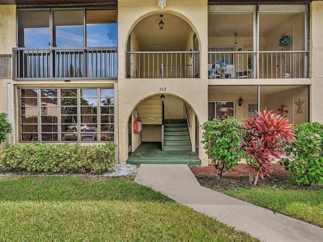 342 Pine Ridge Circle D-2, Greenacres, FL 33463