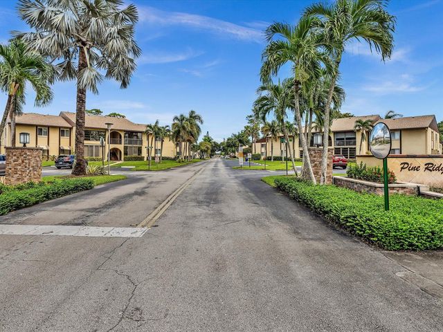 342 Pine Ridge Circle D-2, Greenacres, FL 33463