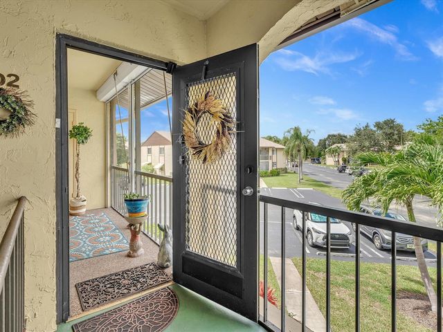 342 Pine Ridge Circle D-2, Greenacres, FL 33463