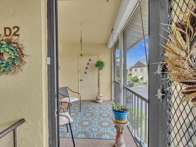 342 Pine Ridge Circle D-2, Greenacres, FL 33463