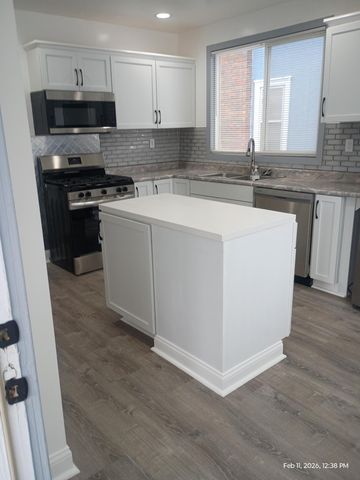 2806 Humboldt Avenue N, Minneapolis, MN 55411