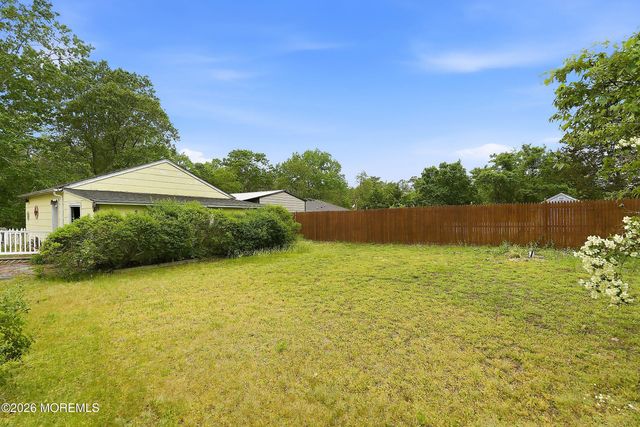304 Central Boulevard, Bayville, NJ 08721