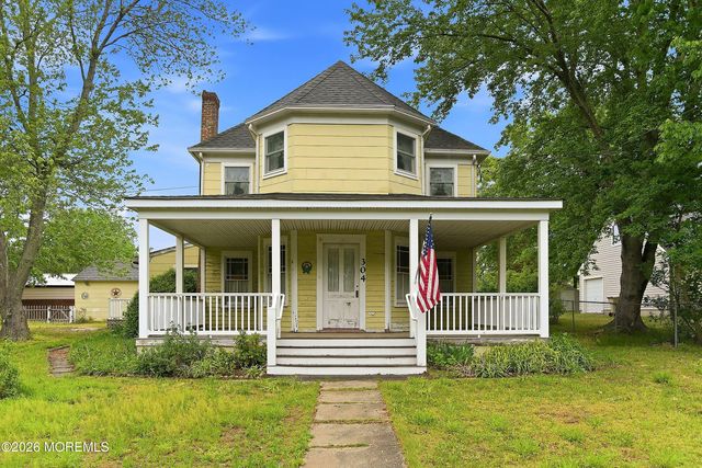 304 Central Boulevard, Bayville, NJ 08721