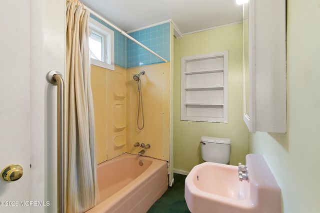 304 Central Boulevard, Bayville, NJ 08721