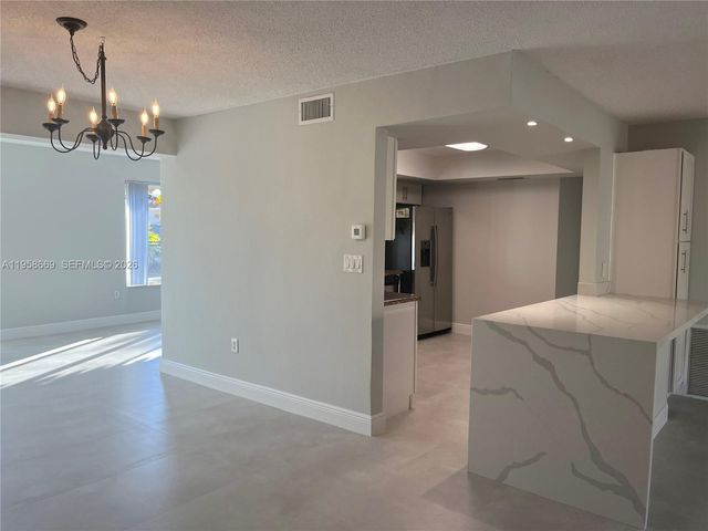 9200 SW 54th St, Cooper City, FL 33328