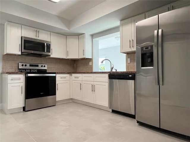 9200 SW 54th St, Cooper City, FL 33328