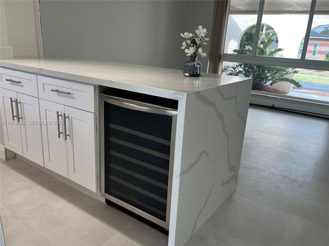 9200 SW 54th St, Cooper City, FL 33328