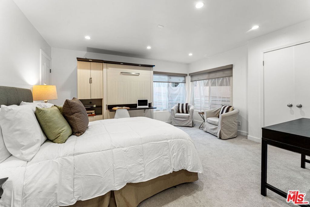 Image 24 of property listing at 1160 Granville Avenue 108, Los Angeles, CA 90049