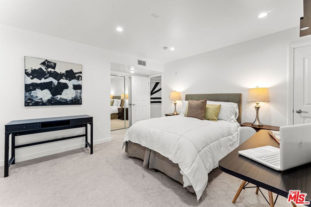 Image 25 of property listing at 1160 Granville Avenue 108, Los Angeles, CA 90049