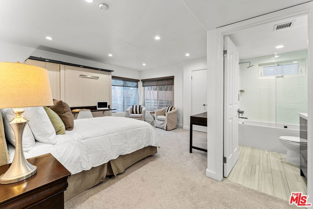 Image 26 of property listing at 1160 Granville Avenue 108, Los Angeles, CA 90049