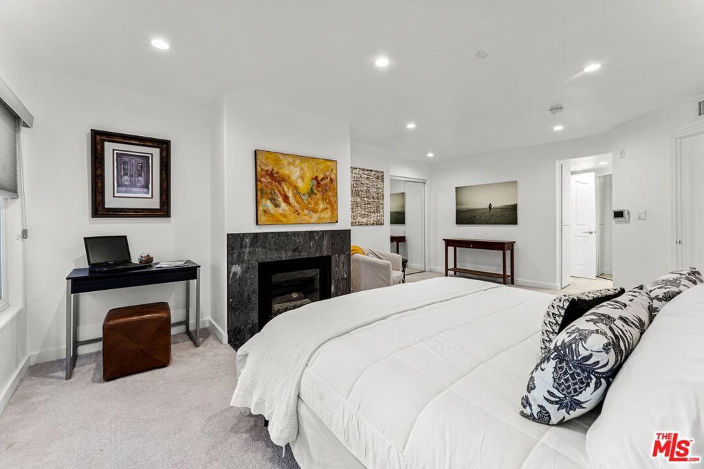 Image 28 of property listing at 1160 Granville Avenue 108, Los Angeles, CA 90049