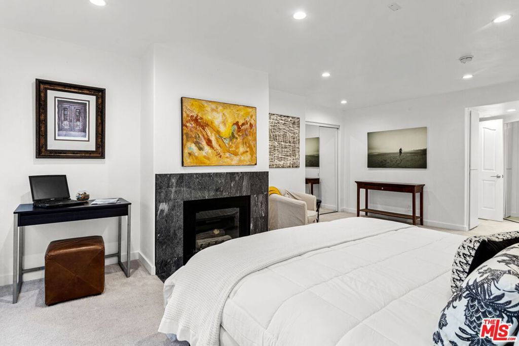 Image 29 of property listing at 1160 Granville Avenue 108, Los Angeles, CA 90049