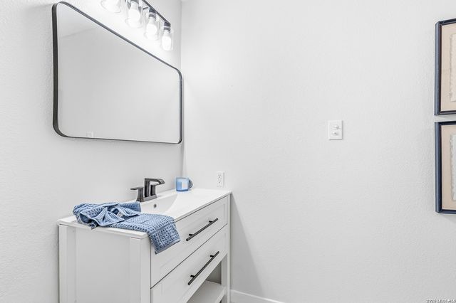5902 FOREST CV, San Antonio, TX 78240