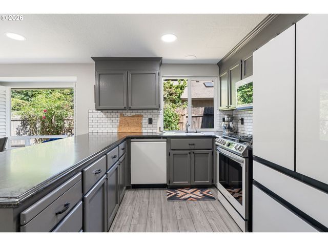 14877 Sw OREGON TRAIL Ln, Beaverton, OR 97006