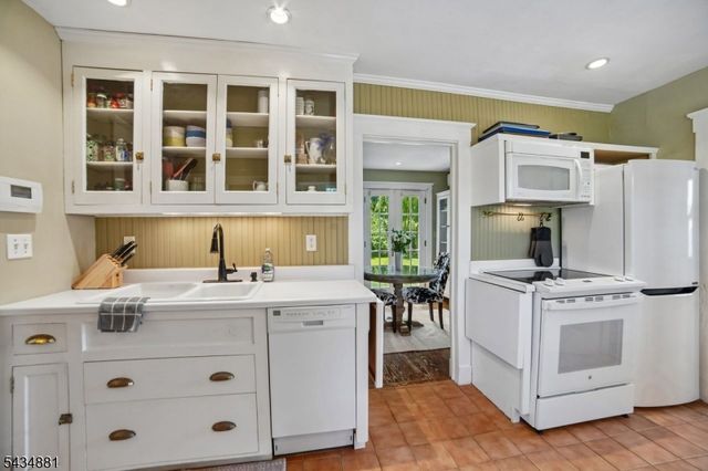 48 Mountain Ave, Mendham Boro, NJ 07945
