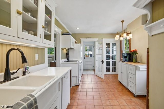 48 Mountain Ave, Mendham Boro, NJ 07945