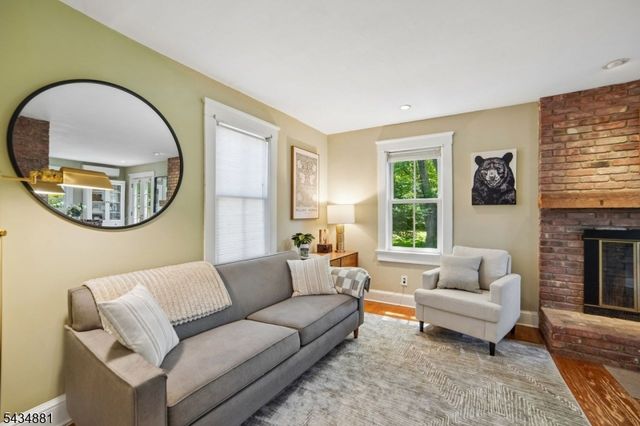 48 Mountain Ave, Mendham Boro, NJ 07945