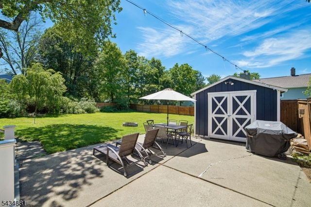 48 Mountain Ave, Mendham Boro, NJ 07945