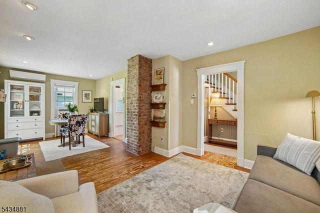 48 Mountain Ave, Mendham Boro, NJ 07945