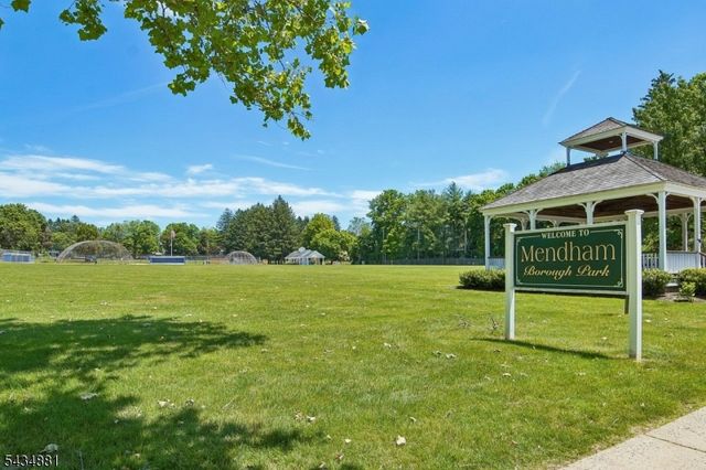 48 Mountain Ave, Mendham Boro, NJ 07945