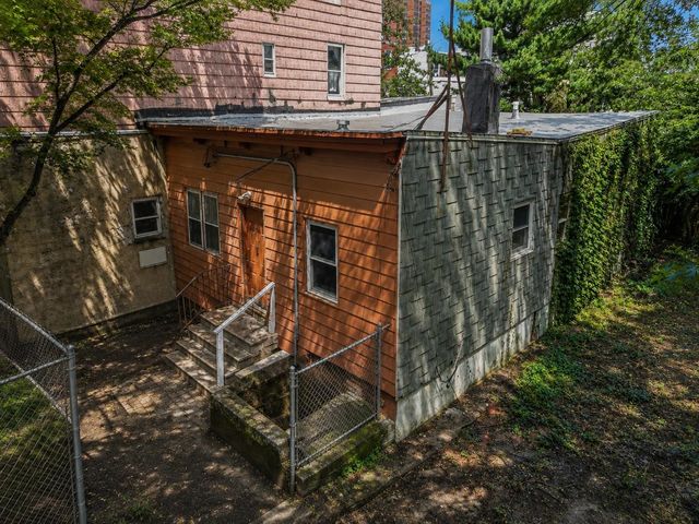 414 MONASTERY PL Rear, Union City, NJ 07087