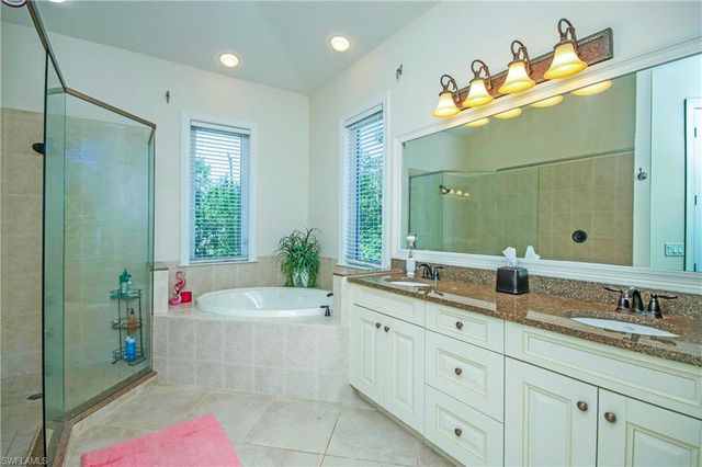 1066 Bailey RD, Sanibel, FL 33957