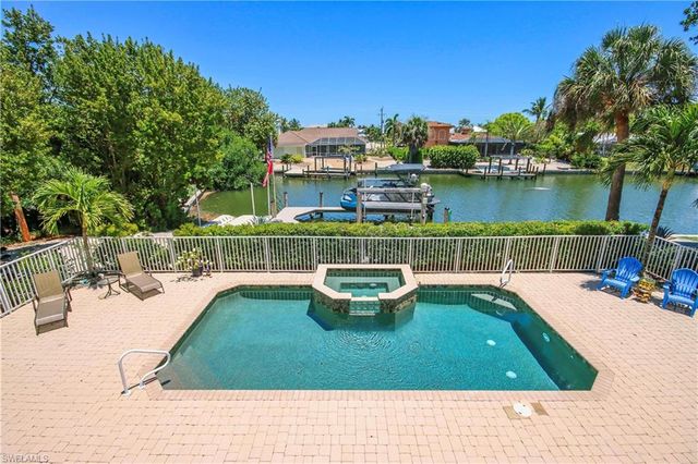 1066 Bailey RD, Sanibel, FL 33957