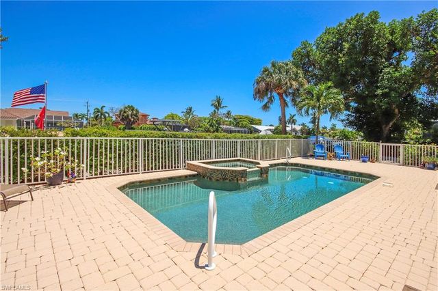 1066 Bailey RD, Sanibel, FL 33957