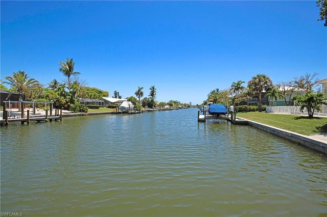 1066 Bailey RD, Sanibel, FL 33957