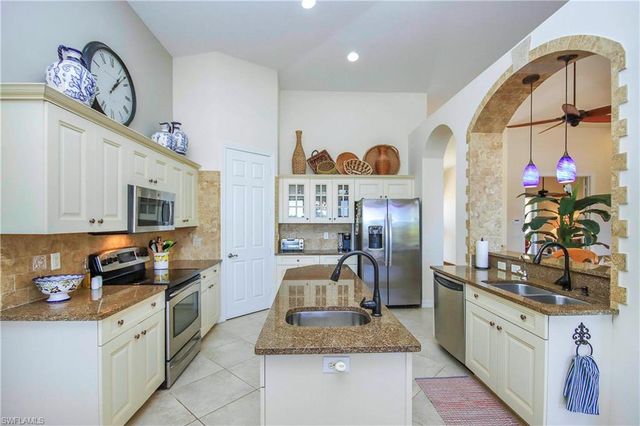 1066 Bailey RD, Sanibel, FL 33957