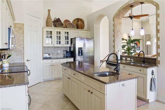 1066 Bailey RD, Sanibel, FL 33957