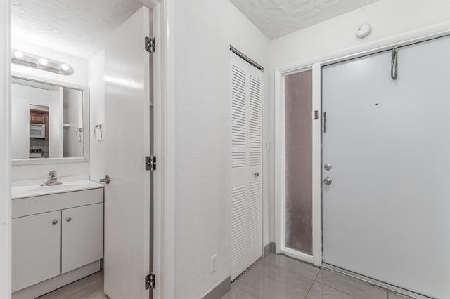 2551 Aragon Boulevard 406, Sunrise, FL 33322