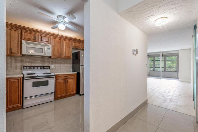 2551 Aragon Boulevard 406, Sunrise, FL 33322