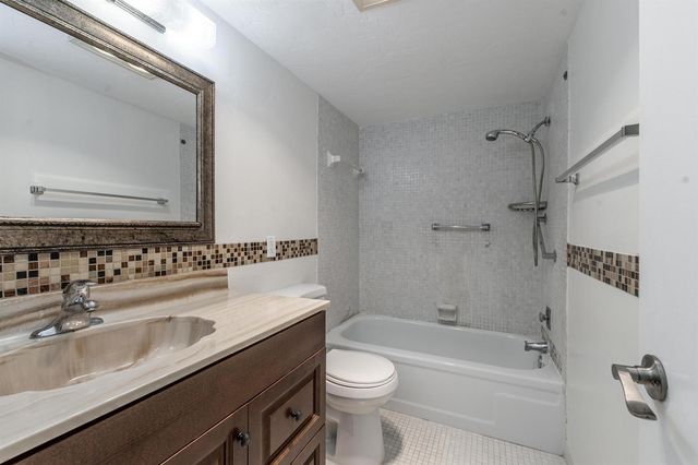 2551 Aragon Boulevard 406, Sunrise, FL 33322